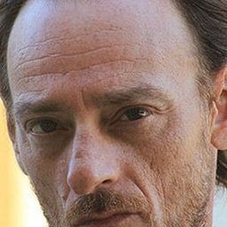 馬西米蘭諾·羅西 飾演 Batterista Trio