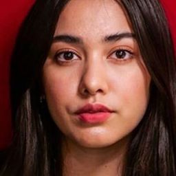 Lauren Young 飾演 Lorraine