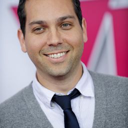 Lee Eisenberg - 霸凌女教師編劇