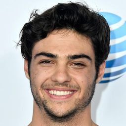 諾亞·森迪尼奧 - Street Fighter演員 飾演Ken Masters