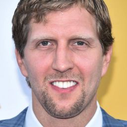 Dirk Nowitzki 飾演 Self