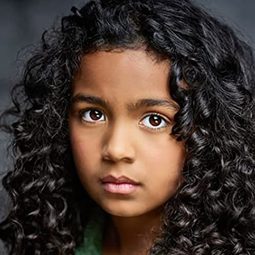 Delia Lisette Chambers - 愛的色彩演員 飾演Zoe