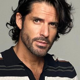 Diego Arnary - 大蟒蛇演員 飾演Paulo