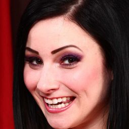 Veruca James - A片男神演員 飾演Self