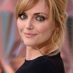 Sophie Dahl 飾演 Veronica