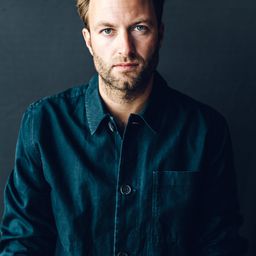 Bastian Beyer 飾演 Oswald Bartel