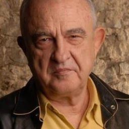 Antônio Calmon 飾演 Self