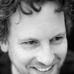 Marcus Garvey - Hank Zipzer's Christmas Catastrophe演員 飾演Security Bob