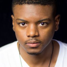 J. Mallory McCree 飾演 Prison Boy