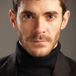 Juan Caballero 飾演 Pablo