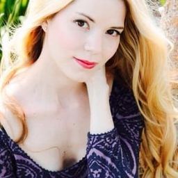 Brooke Anne Smith 飾演 Kaylie