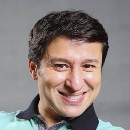 Tadeu Mello 飾演 (voice) (uncredited)