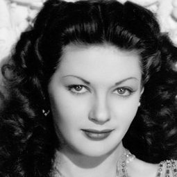 Yvonne De Carlo 飾演 Isabella Vega (as Yvonne DeCarlo)