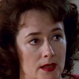 Bergljót Arnadóttir 飾演 Prästen