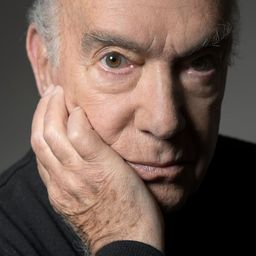 João D'Ávila 飾演 Deschamps