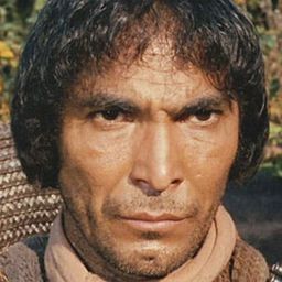 José Torres 飾演 Don Paolo