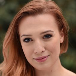 Allie Marshall 飾演 Sport Reporter / Fight Attendee