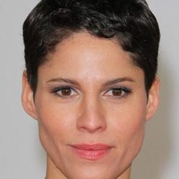 Jasmin Gerat 飾演 Katharina