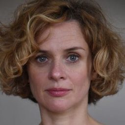 Florence Hebbelynck - Good Favour演員 飾演Pia