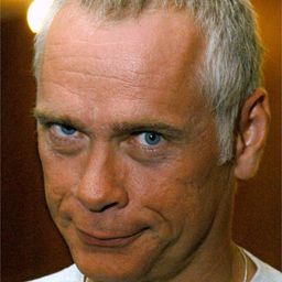 Paul Dillon 飾演 Pidgeon