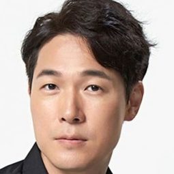 金英在 飾演 Waiter