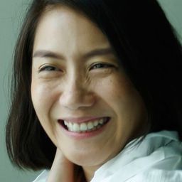 杜稻·瓦達納帕可 飾演 Professor Nichcha