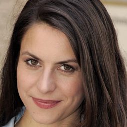 Liane Forestieri - Mario and the Magician演員 飾演Elena