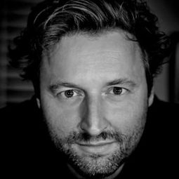 Tjebbo Gerritsma 飾演 Sam' Father