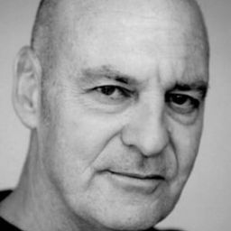 Stephen Hall - Siege演員 飾演Steve Smith