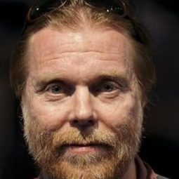 Juha Kukkonen - 邊城勇探：壁畫血案演員 飾演Santeri Santamäki