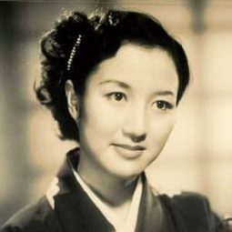 荒川さつき 飾演 