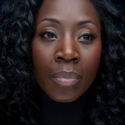 Evelyn Duah - 驅魔人外傳演員 飾演Mara