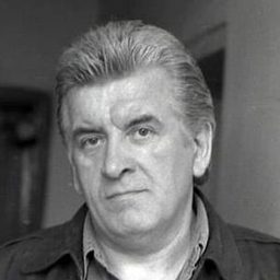 Sándor Técsy 飾演 Anton Forenski