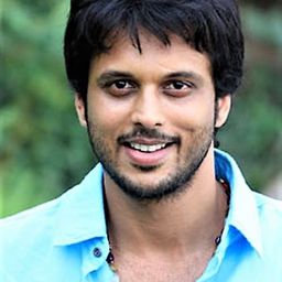 亞達許·巴拉科許納 飾演 