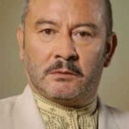 César Mora 飾演 Sargento García