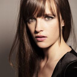 蘇珊娜·阿貝特瓦 飾演 Candela