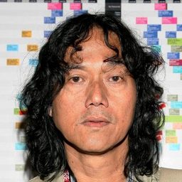 佩里·迪桑 飾演 Uncle Fernando