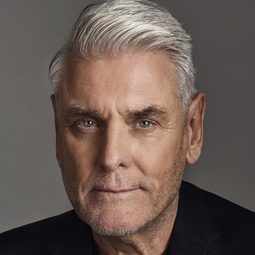 米謝爾·穆倫 飾演 