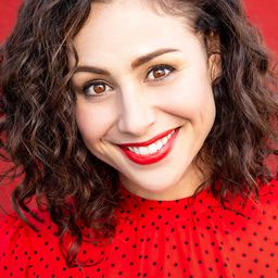 Meryl Hathaway 飾演 Alissa