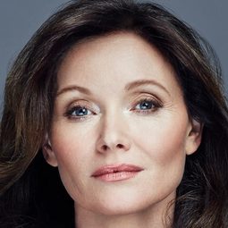 艾希·戴維斯 - 孤獨的南方演員 飾演Alma Stanley