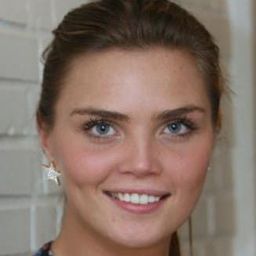 Kim Feenstra 飾演 Daphne