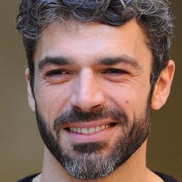 路卡·阿根提諾 飾演 Donato