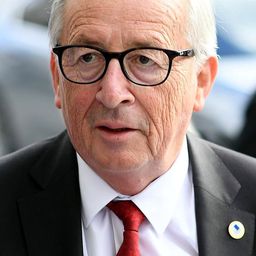 Jean-Claude Juncker 飾演 Self