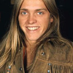 Kim Milford 飾演 Zoka