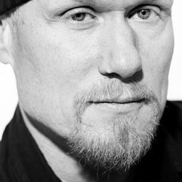 Kjell Breivik 飾演 Tom Jonsen