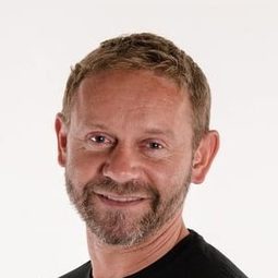 Jaroslav Šmíd - 火車演員 飾演Vojto