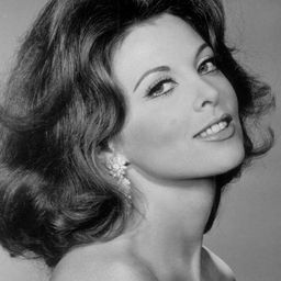 Tina Louise 飾演 Clarissa