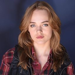 Sierra Pond 飾演 Danica