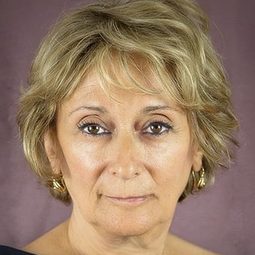 Josiane Stoléru 飾演 