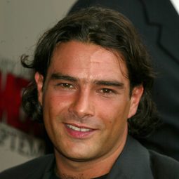 馬可·李奧納迪 - 塵世女孩演員 飾演Celestino